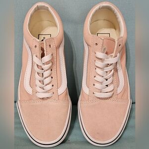 Women's Size 6 Vans Old Skool Sneakers